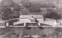 Letecký pohled na zámek Kačina a přilehlý park, letecký snímek z let 1926–1927