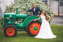 mezi traktory, svatba v areálu Národního zemědělského muzea Čáslav